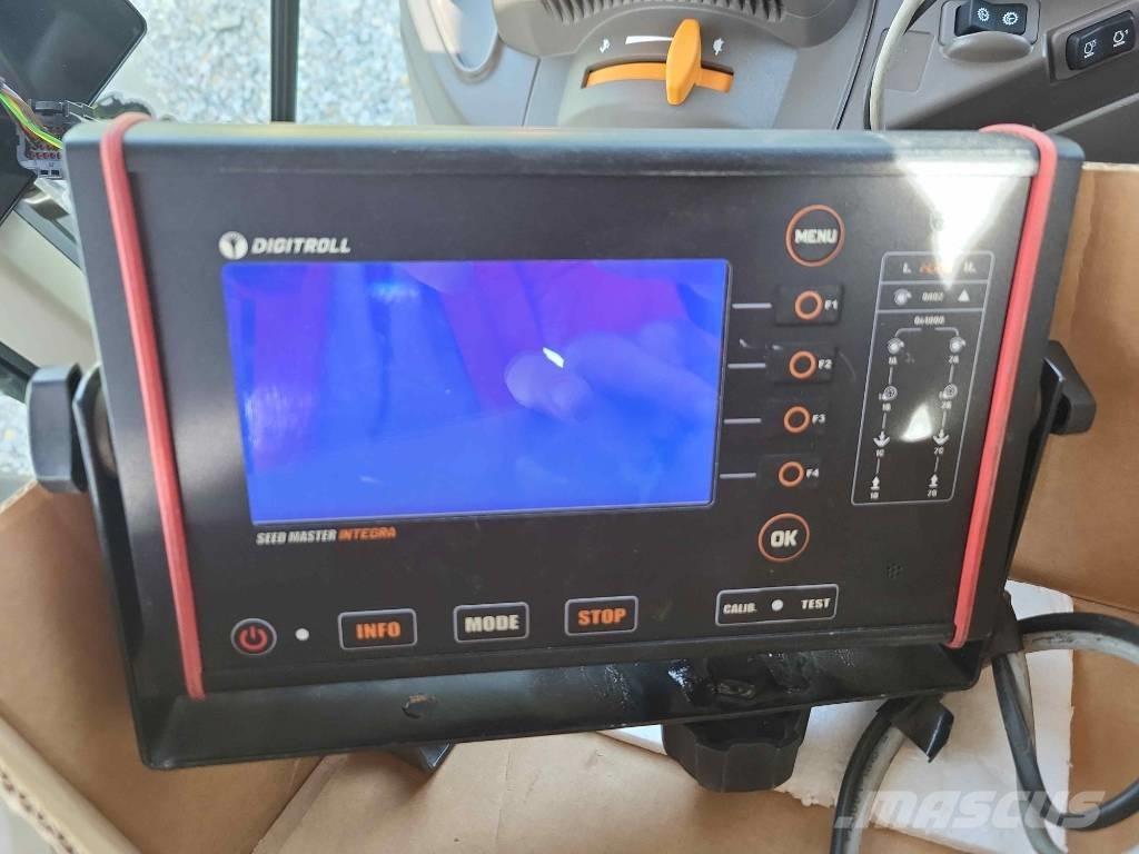  Pneusej Optimus 600 Mechanické sejačky