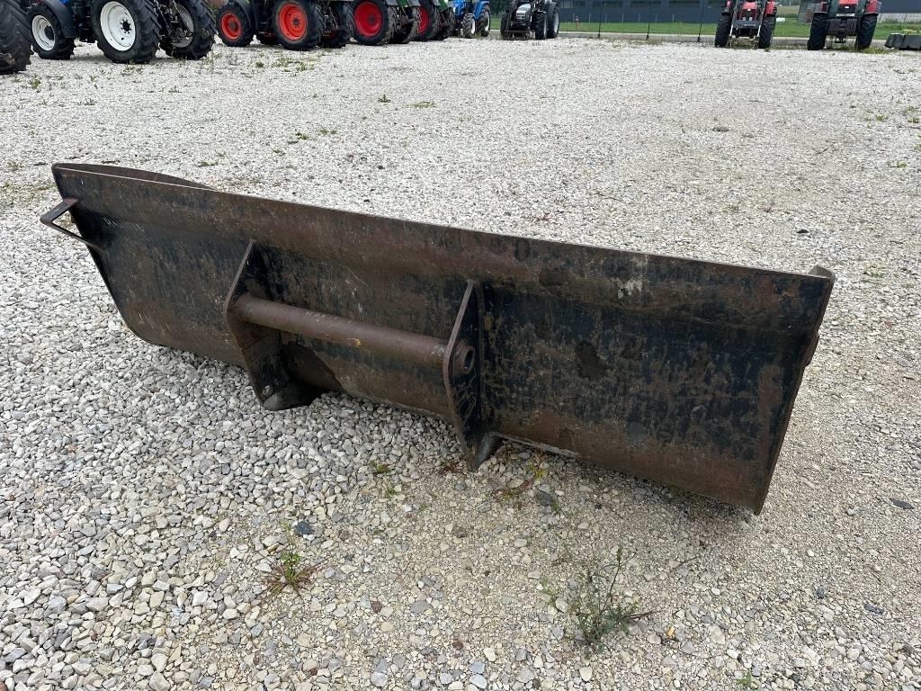  ŁYŻKA MANITOU 2,4 M Ďalšie nakladače, rýpadlá a príslušenstvo
