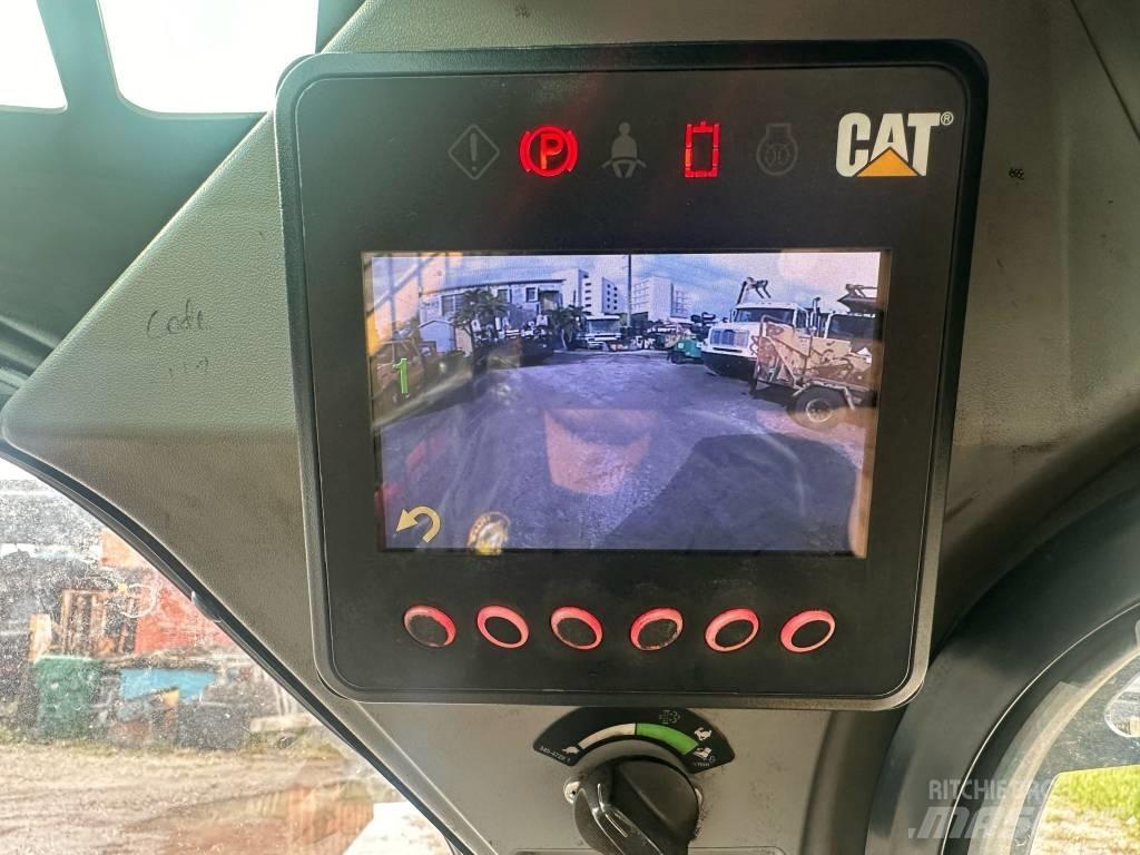 CAT 246 D Šmykom riadené nakladače