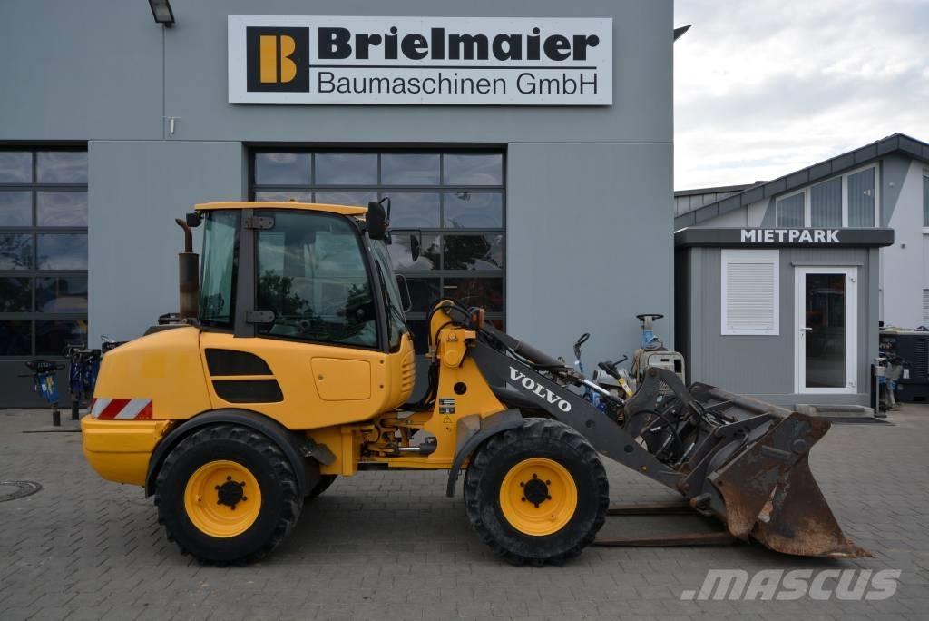 Volvo L 25 F Kolesové nakladače