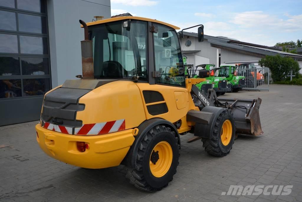 Volvo L 25 F Kolesové nakladače