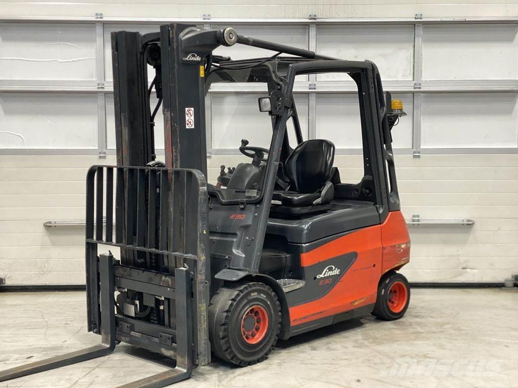 Linde E30-01 Akumulátorové vozíky