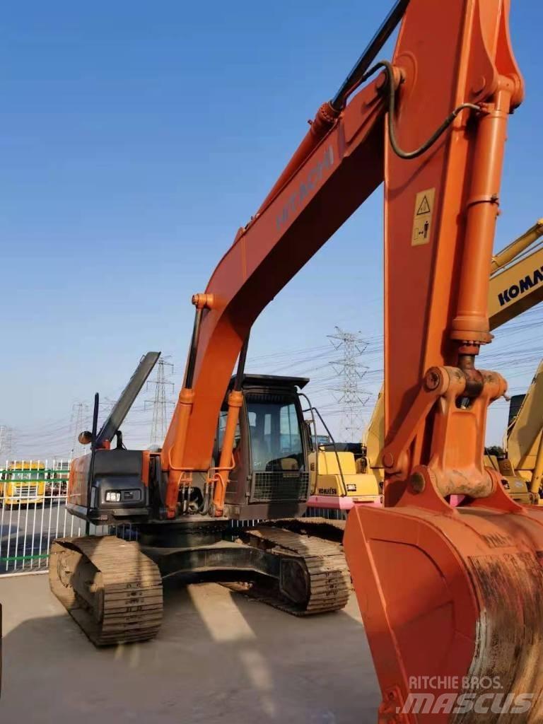 Hitachi ZX 210 Pásové rýpadlá