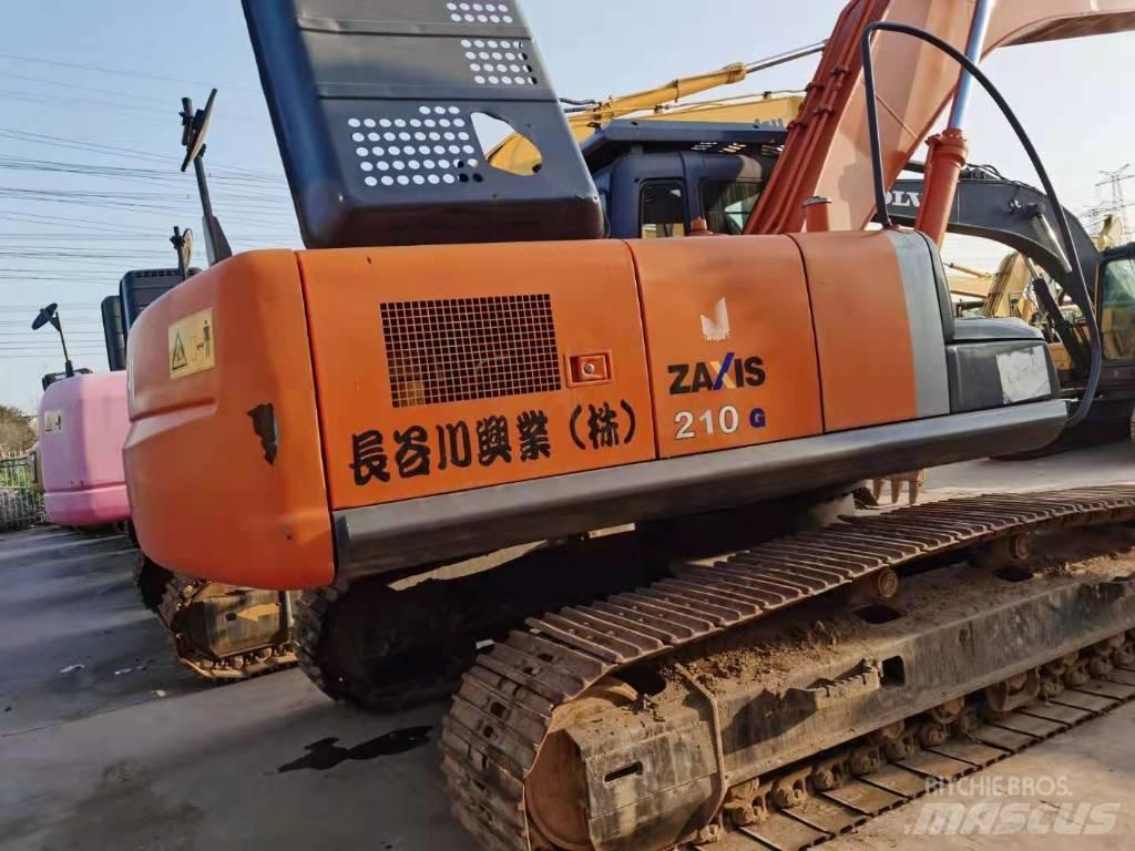 Hitachi ZX 210 Pásové rýpadlá
