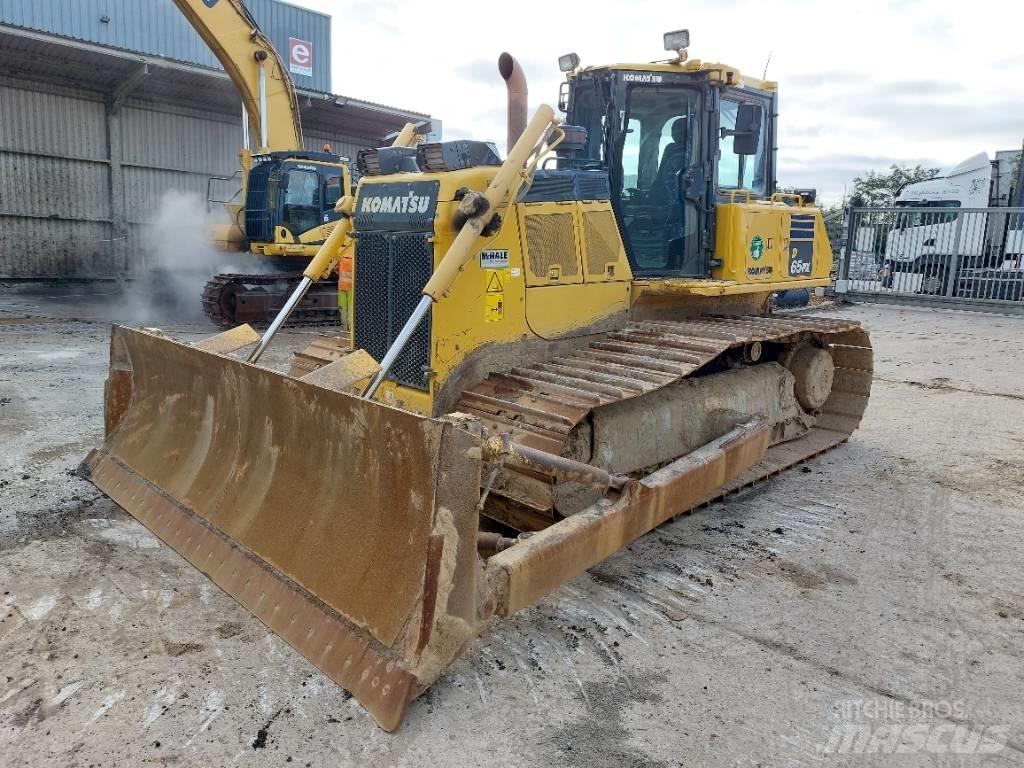 Komatsu D65PX-18 Pásové dozéry