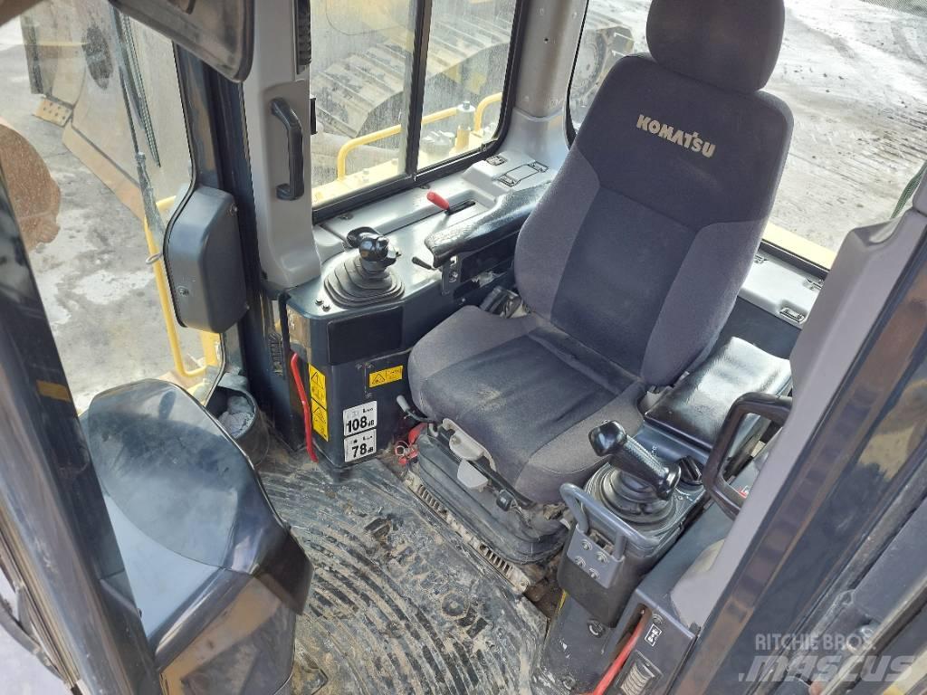 Komatsu D65PX-18 Pásové dozéry