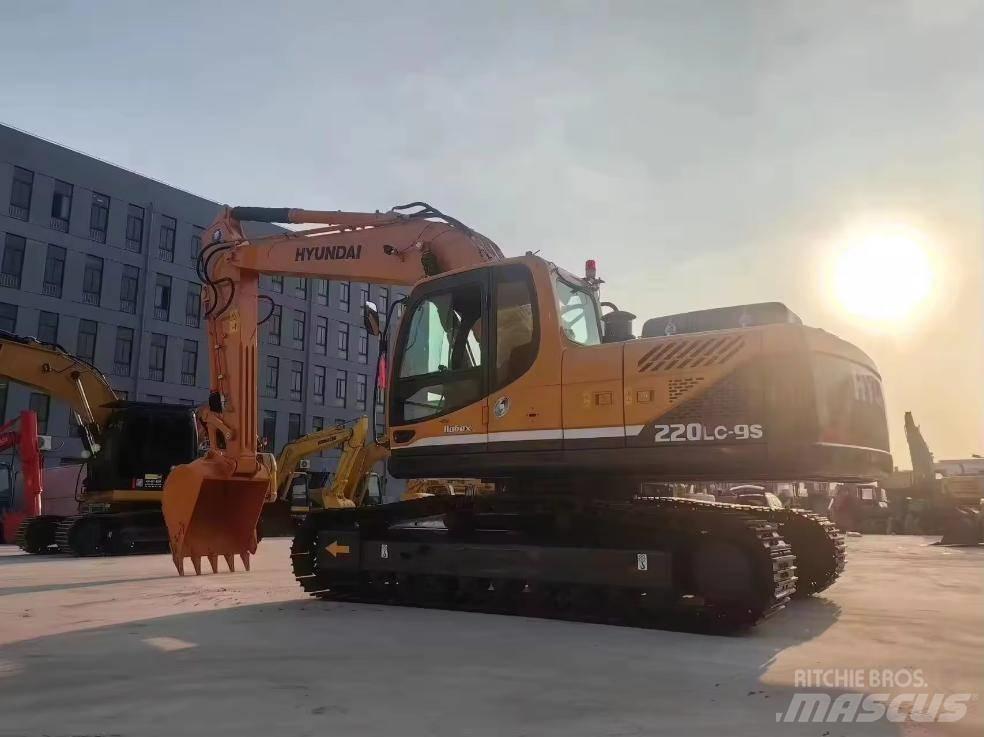 Hyundai HX 220 LC-9S Pásové rýpadlá