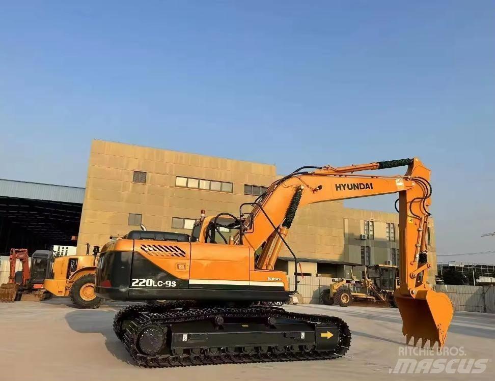 Hyundai HX 220 LC-9S Pásové rýpadlá