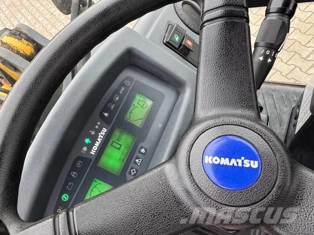 Komatsu WA 80 M Kolesové nakladače