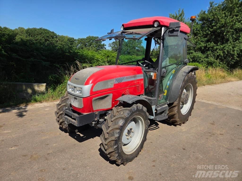 McCormick F 90 Traktory