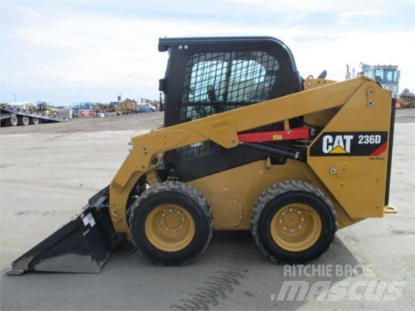 CAT 236 D Šmykom riadené nakladače