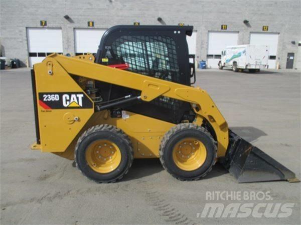 CAT 236 D Šmykom riadené nakladače