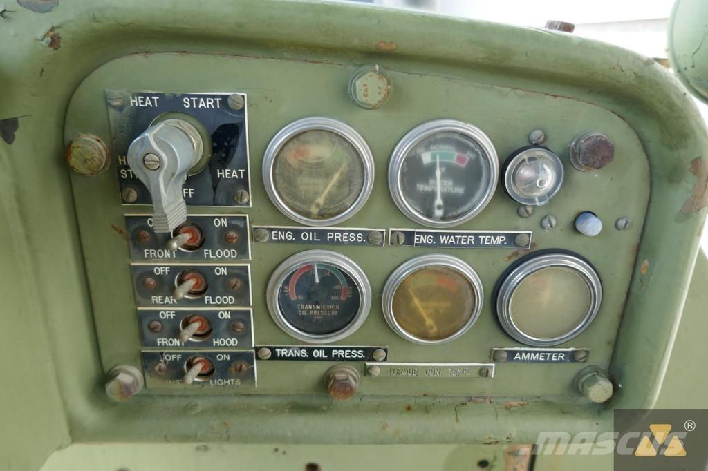 CAT D7F Ex-army Pásové dozéry