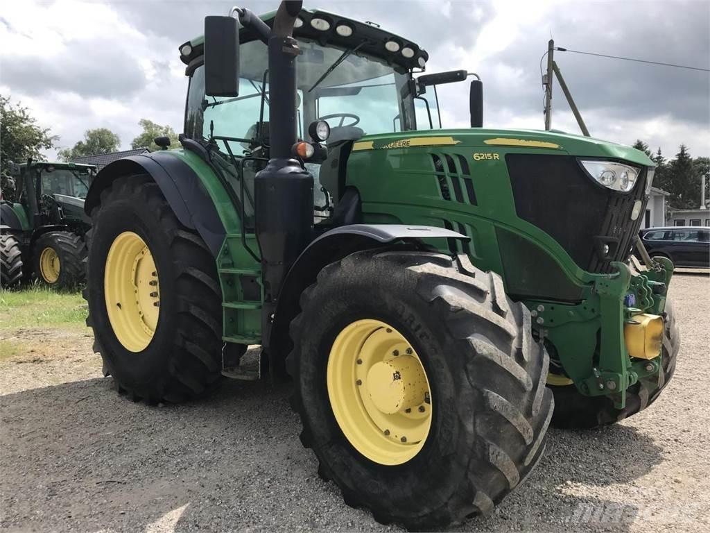 John Deere 6215R Traktory