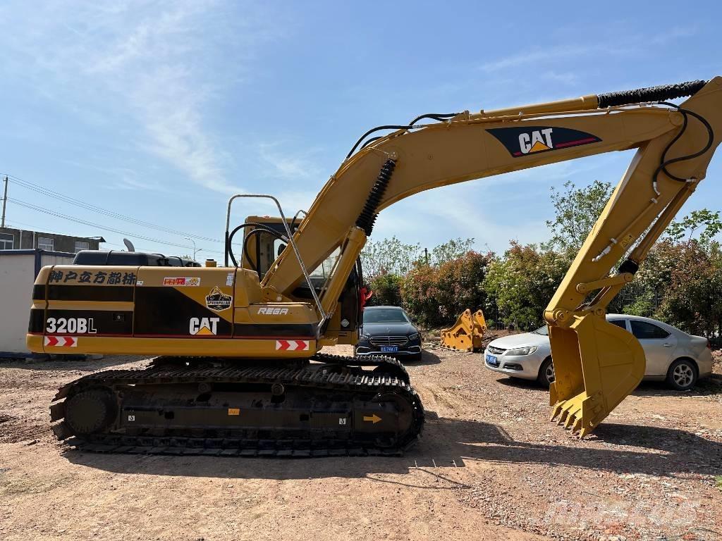 CAT 320 B L Pásové rýpadlá