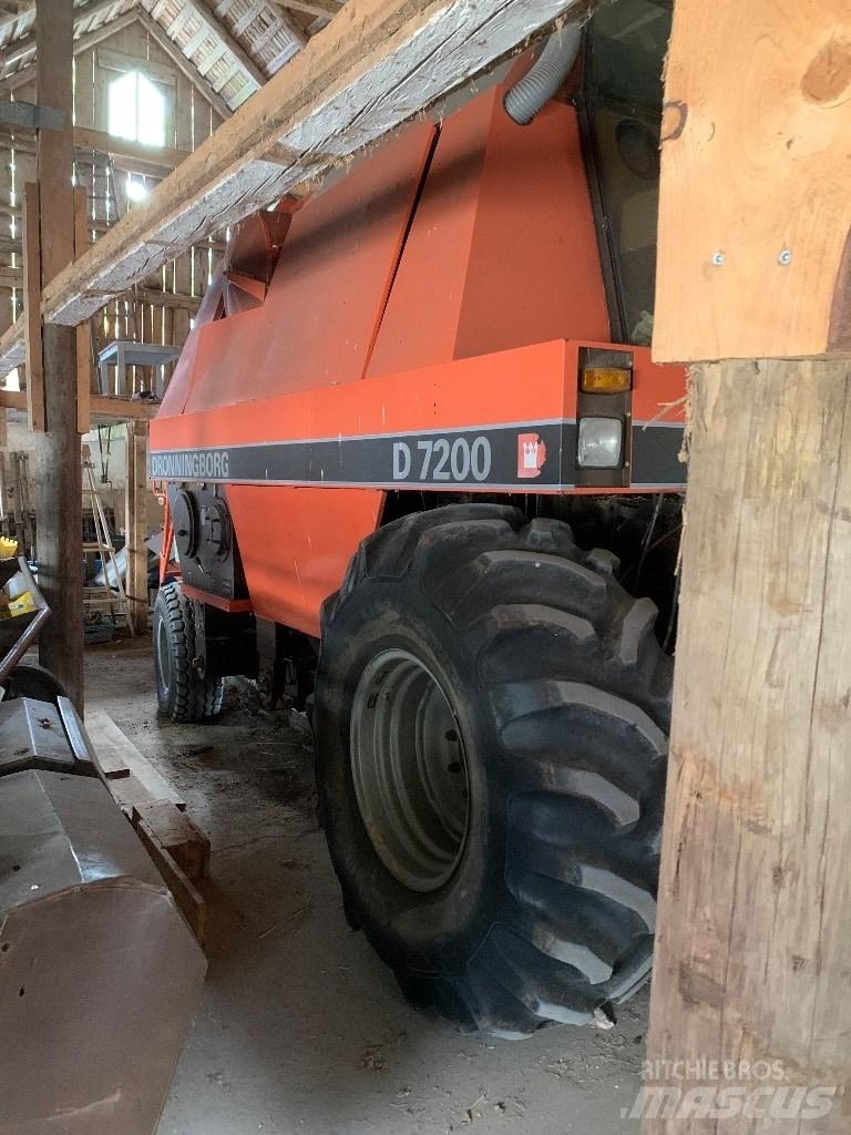 Dronningborg 7200 Kombinované zberacie stroje