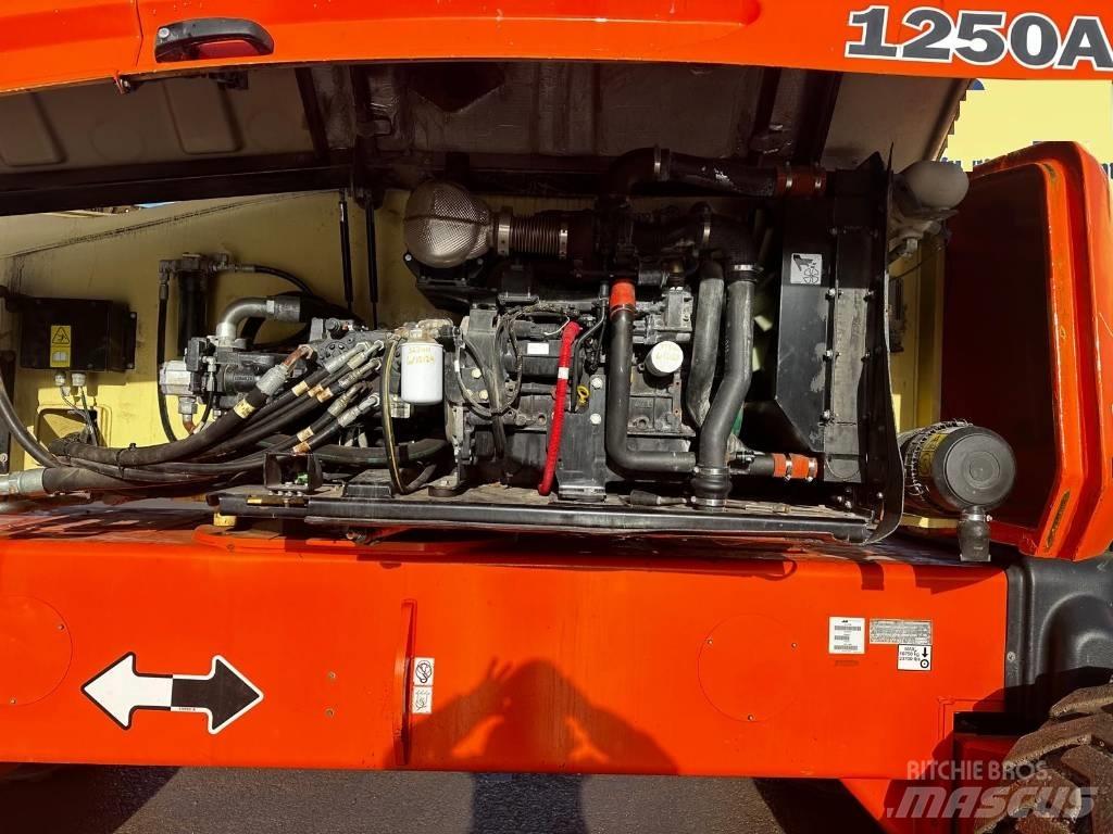 JLG 1250 AJP Kĺbové plošiny