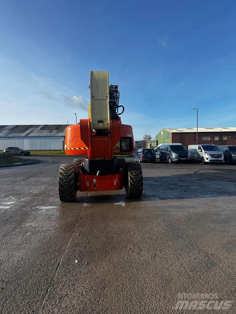 JLG 1250 AJP Kĺbové plošiny