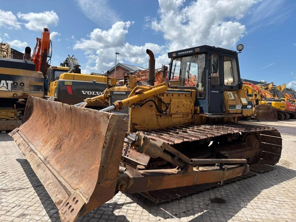 Komatsu D65PX-8 Pásové dozéry