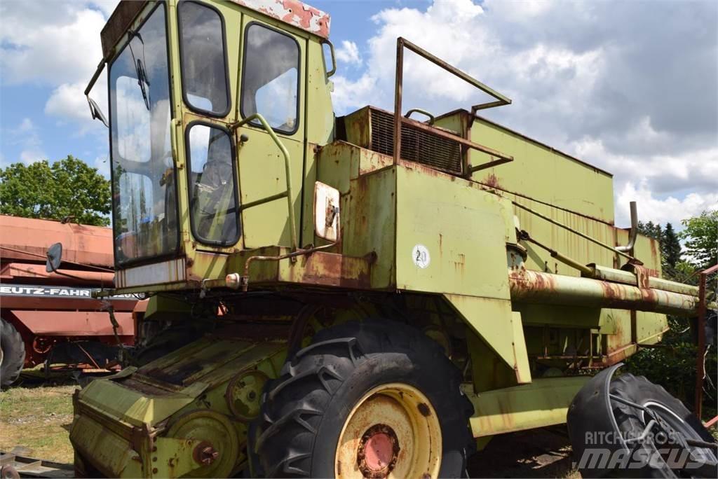 CLAAS Dominator 80 Kombinované zberacie stroje