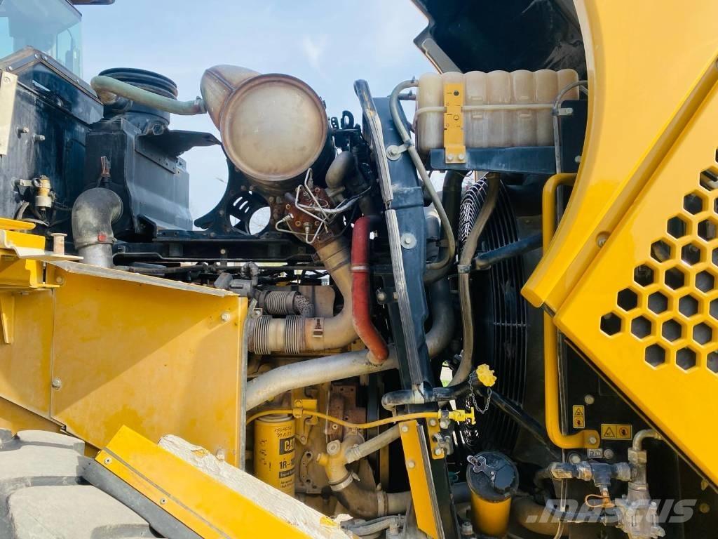 CAT 966k xe Kolesové nakladače