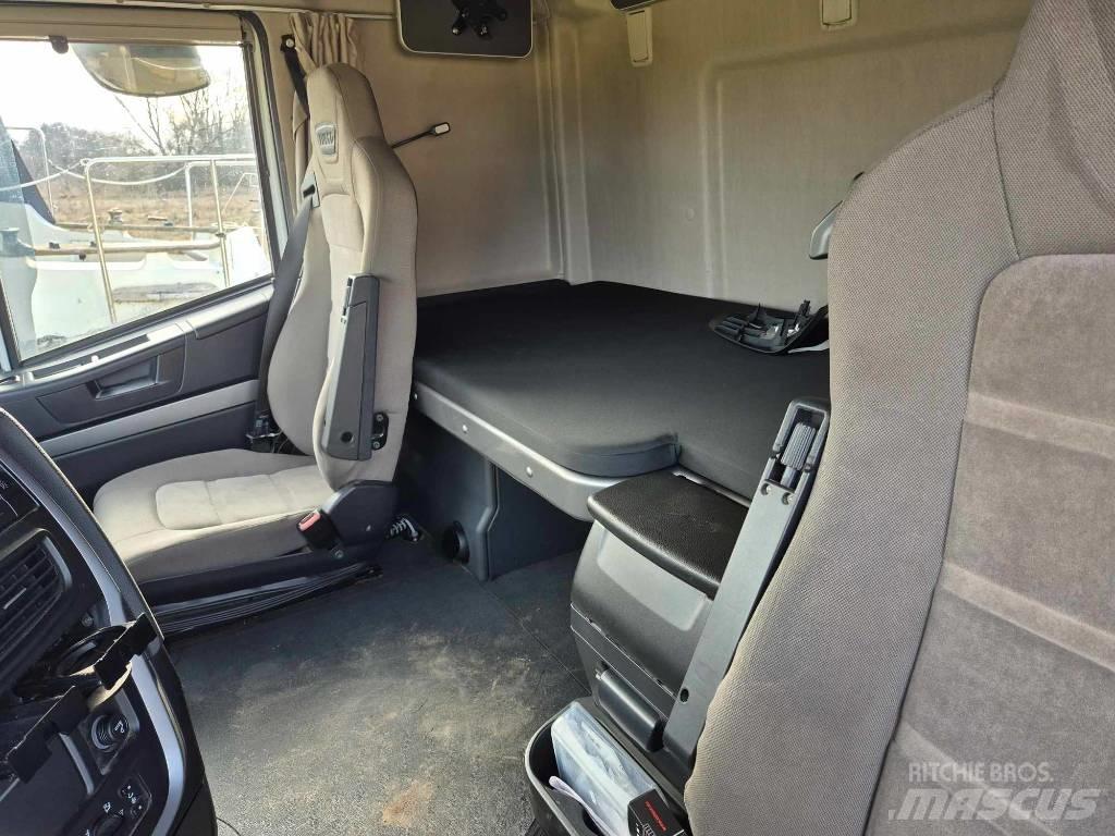 Iveco Stralis 420 Valník s navijakom