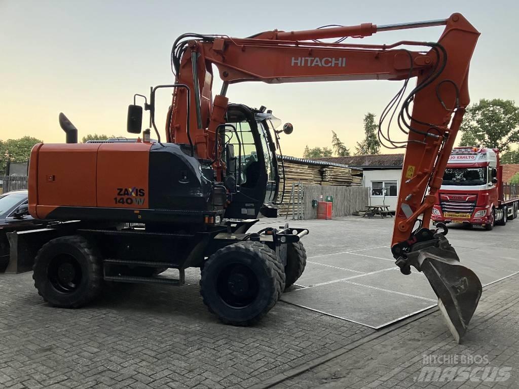 Hitachi ZX140-5B Kolesové rýpadlá