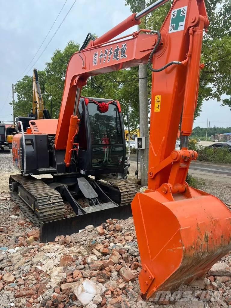Hitachi ZX70 Midi rýpadlá 7 t - 12 t