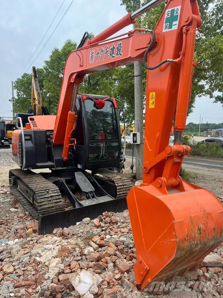 Hitachi ZX70 Midi rýpadlá 7 t - 12 t