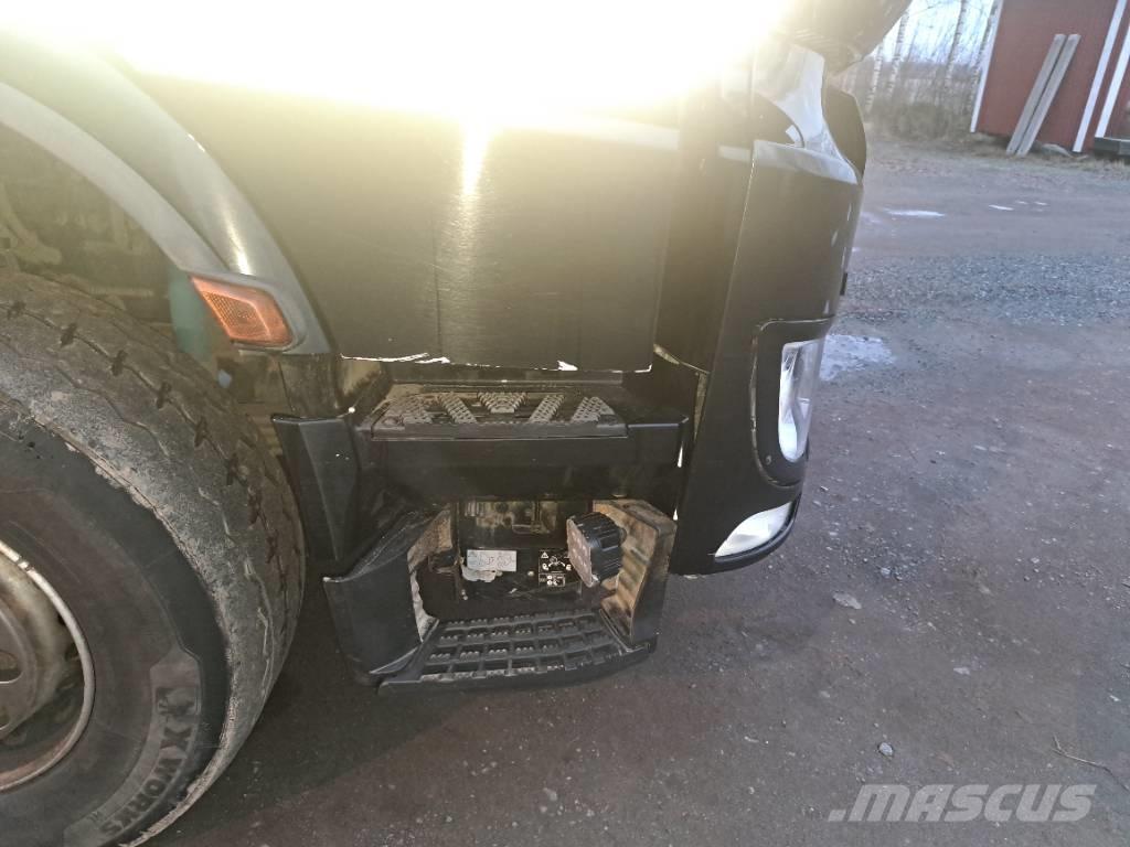 Sisu CM 13 M Nákladné automobily na prepravu lesných strojov