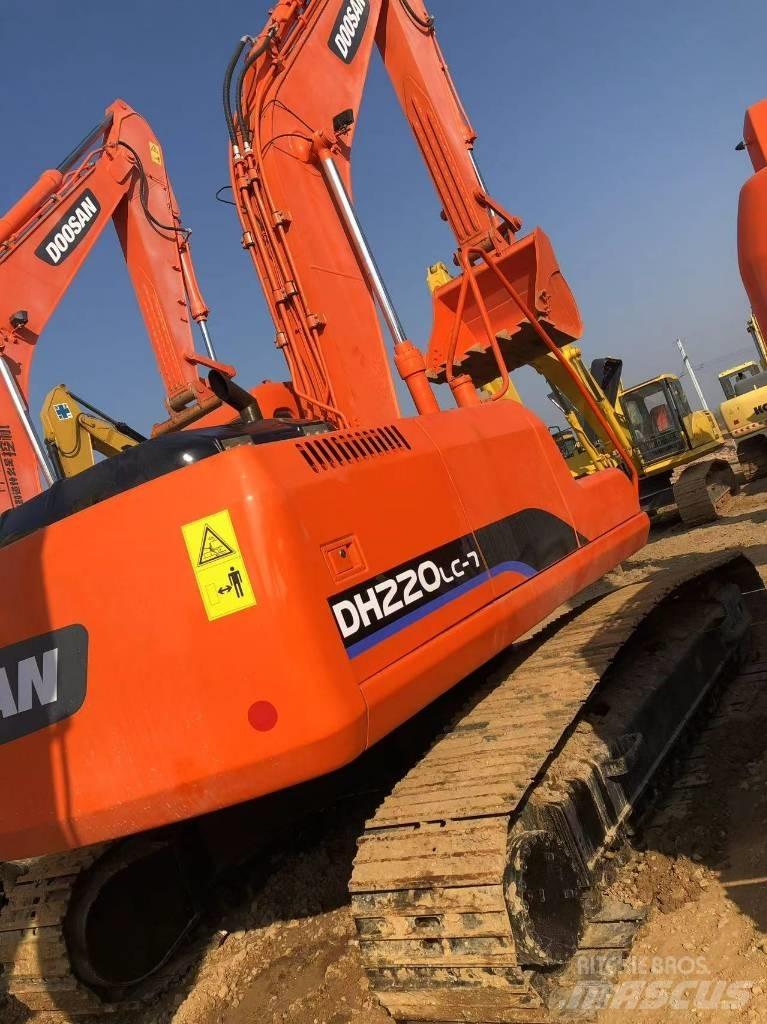 Doosan 220-7 Pásové rýpadlá