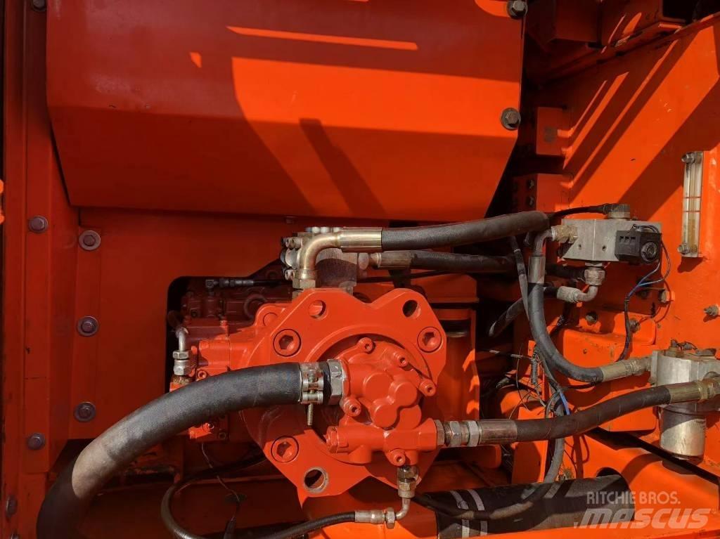 Doosan 220-7 Pásové rýpadlá