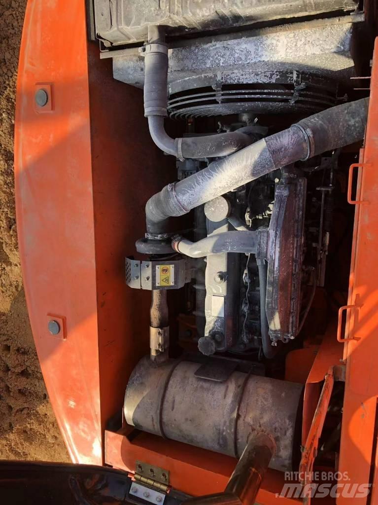 Doosan 220-7 Pásové rýpadlá