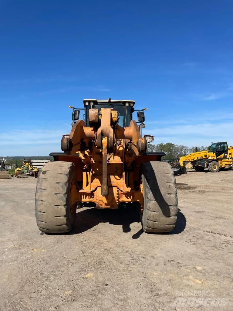 Hyundai HL 975 Kolesové nakladače