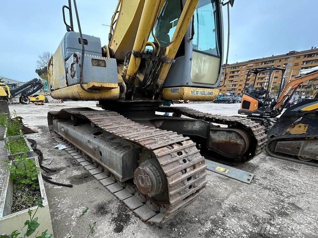 New Holland E215B Špeciálne bagre