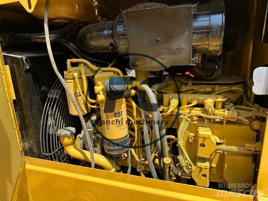 CAT D 5 K Pásové dozéry
