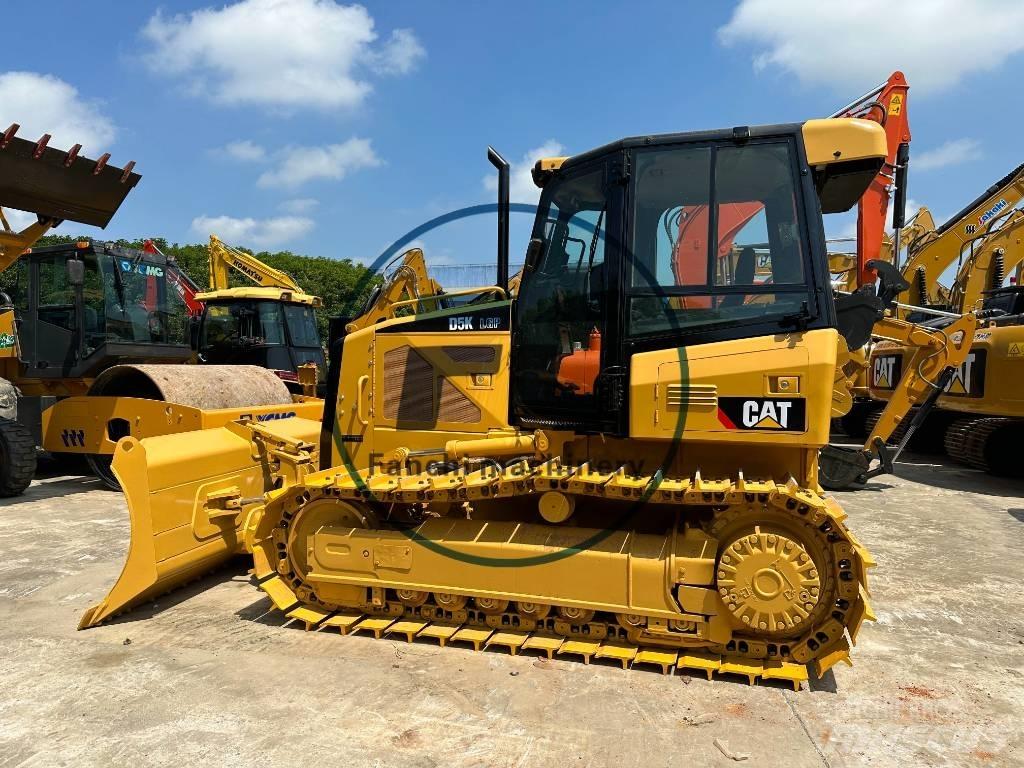 CAT D 5 K Pásové dozéry