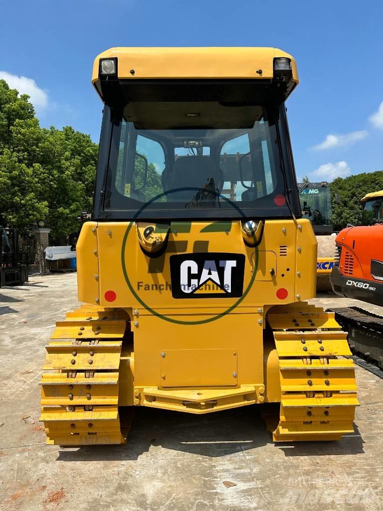 CAT D 5 K Pásové dozéry