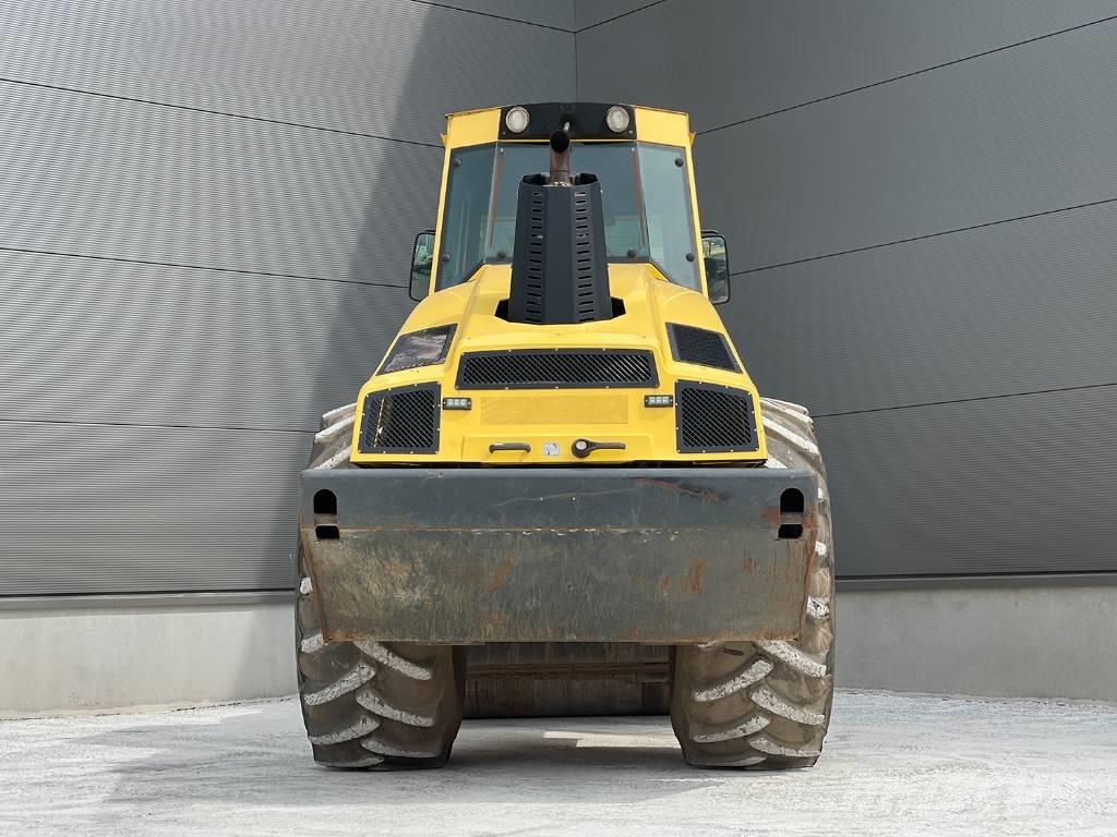 Bomag BW 216 DH-4i Ťahačové valce