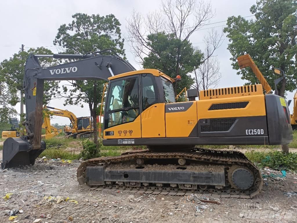 Volvo EC250D Pásové rýpadlá