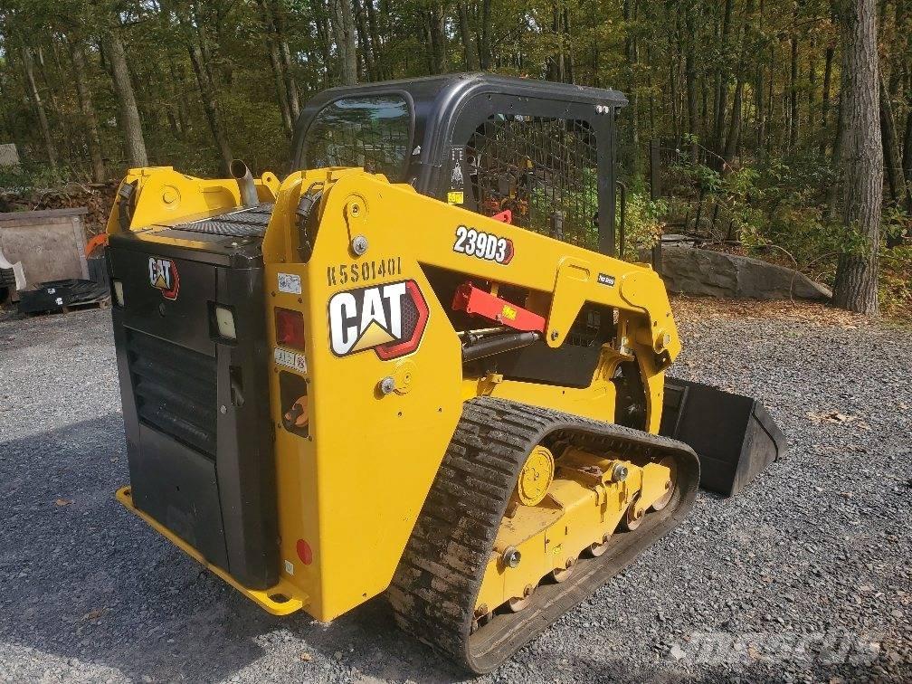 CAT 239 D Šmykom riadené nakladače