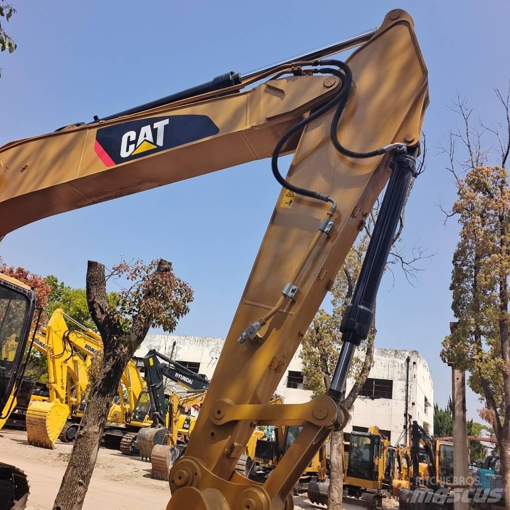 CAT 320 D Pásové rýpadlá