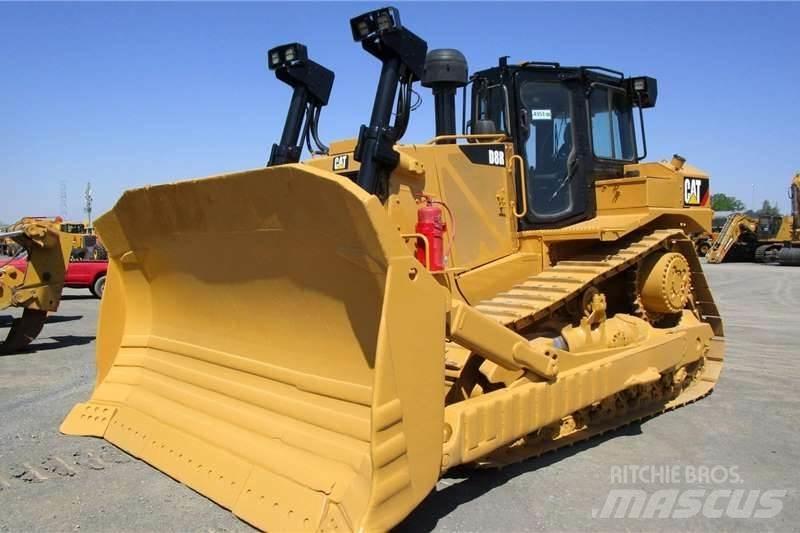 CAT D8R Pásové dozéry
