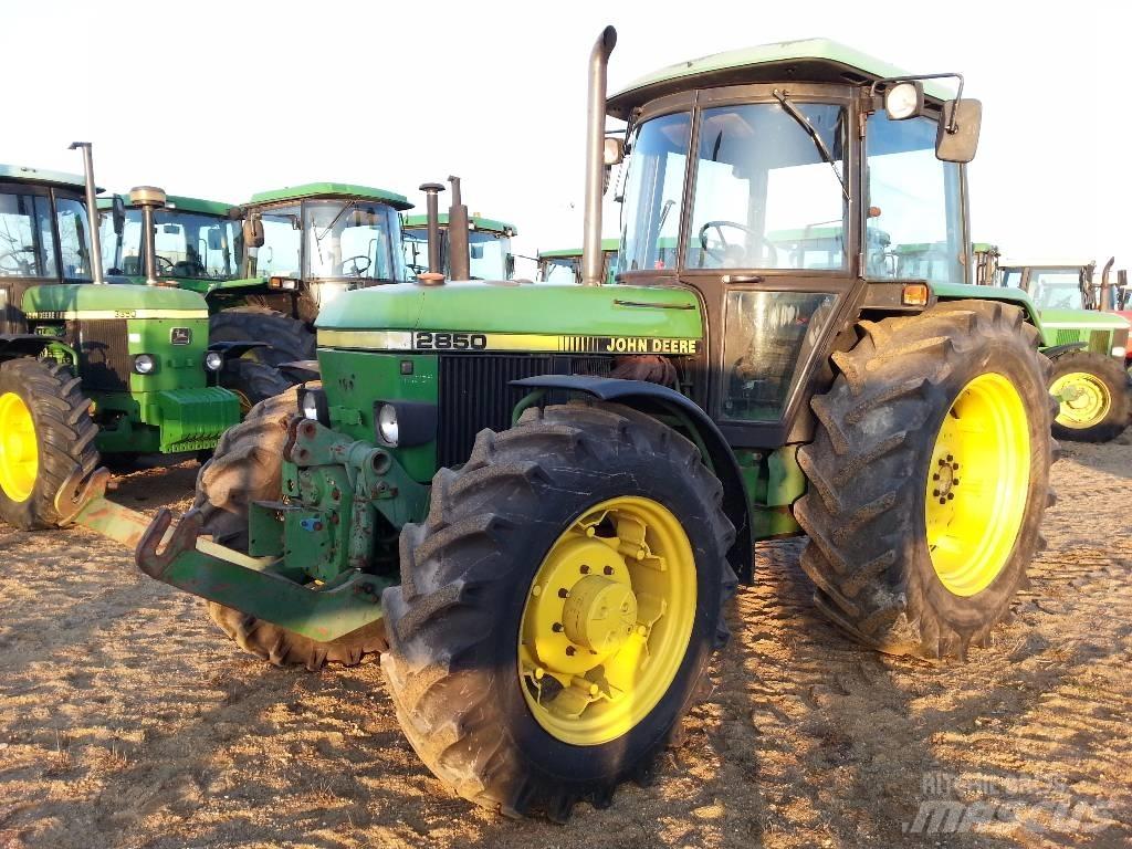John Deere 2850 Traktory