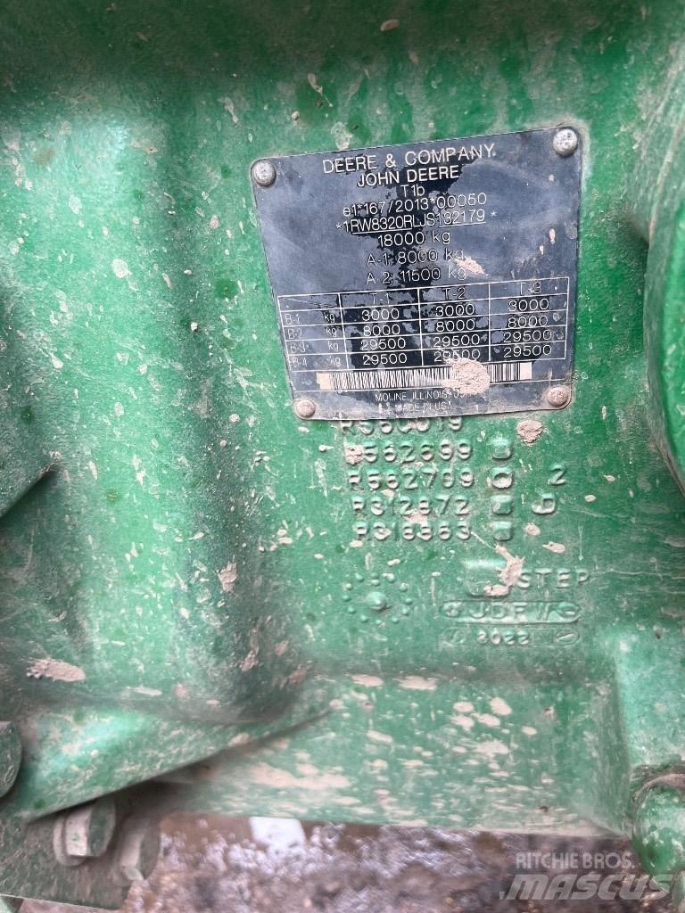 John Deere 8320R Traktory