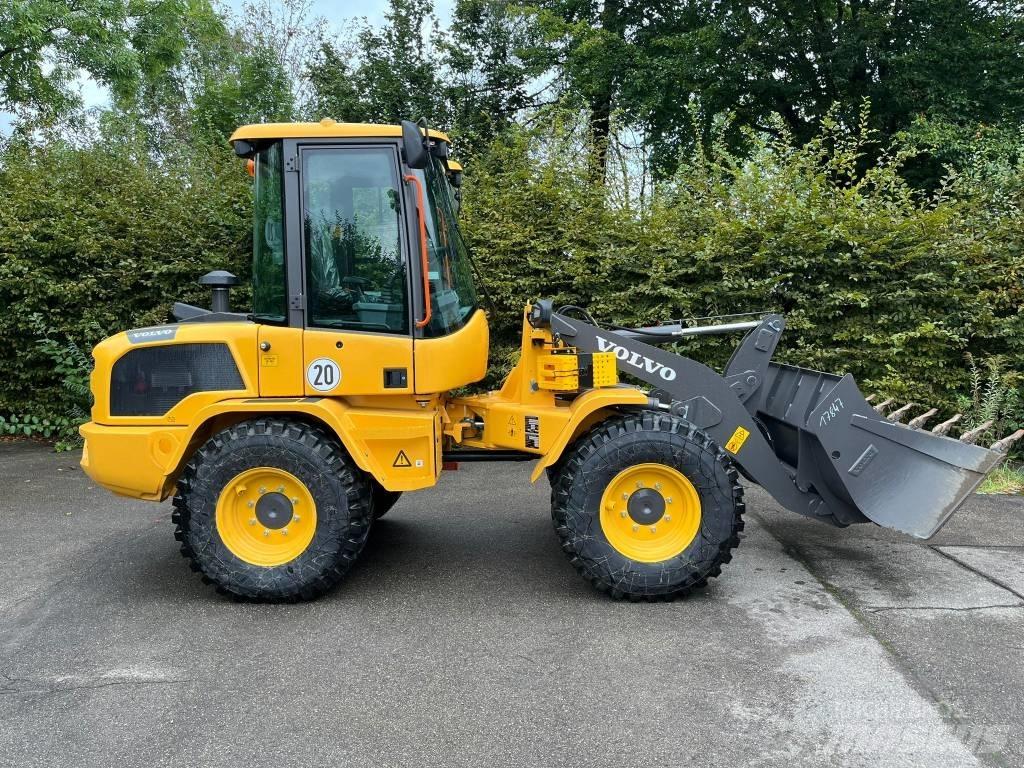 Volvo L 30 H Kolesové nakladače