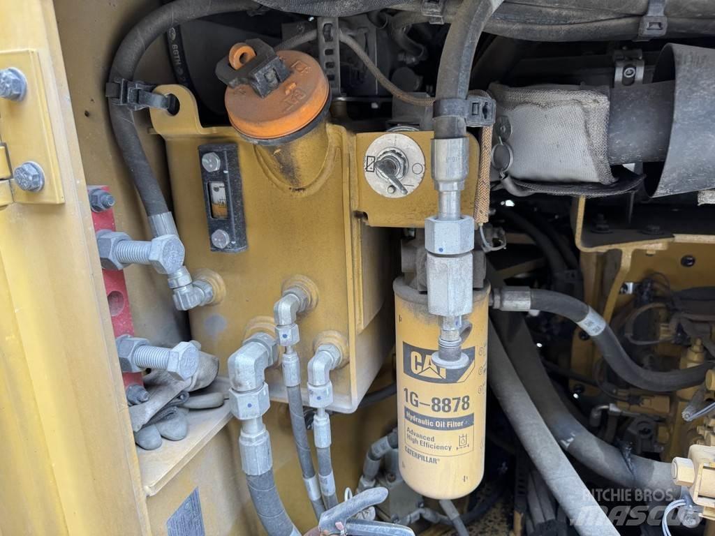 CAT CB10 Tandemové valce