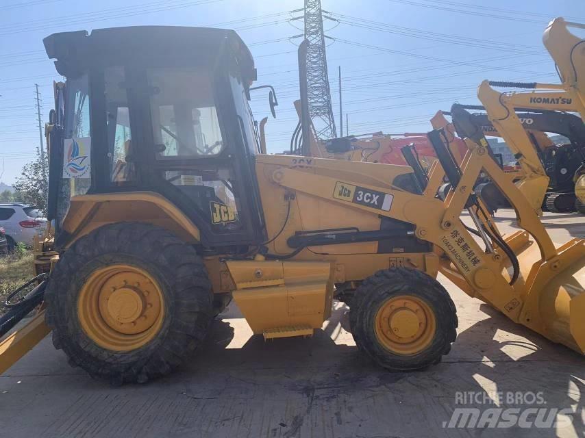 JCB 3 CX Kolesové nakladače