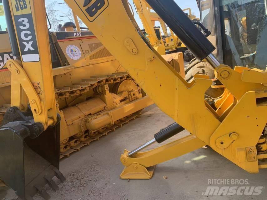 JCB 3 CX Kolesové nakladače