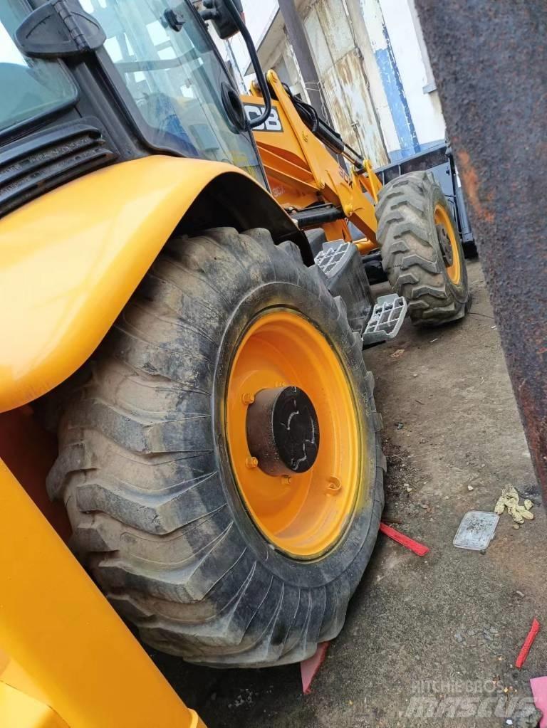 JCB 3 CX Kolesové rýpadlá